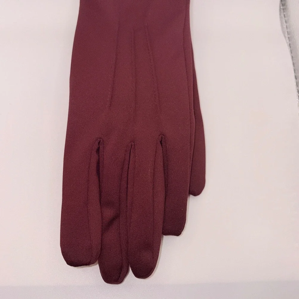 Isotoner Womens Burgundy smartTouch smartDri Water Repellent Gloves SM